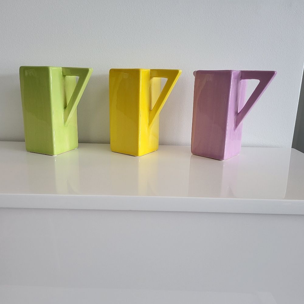 Vibrant Ceramic Vases - Picture 4 of 6